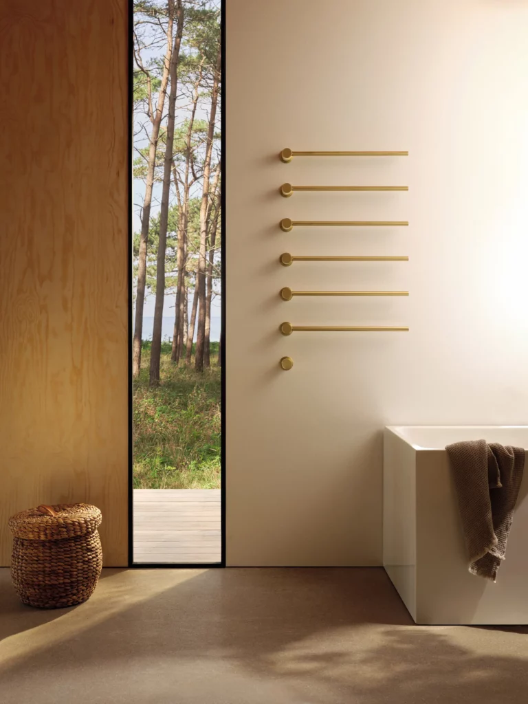 vola_t39-towel-warmer_e63b2abb-768x1024